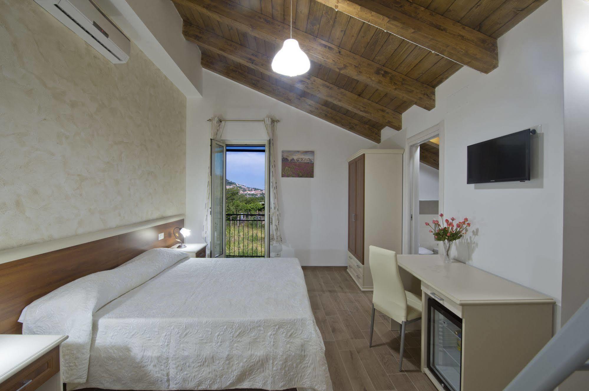 Gli Dei Gemelli Bed & Breakfast Agerola Bagian luar foto