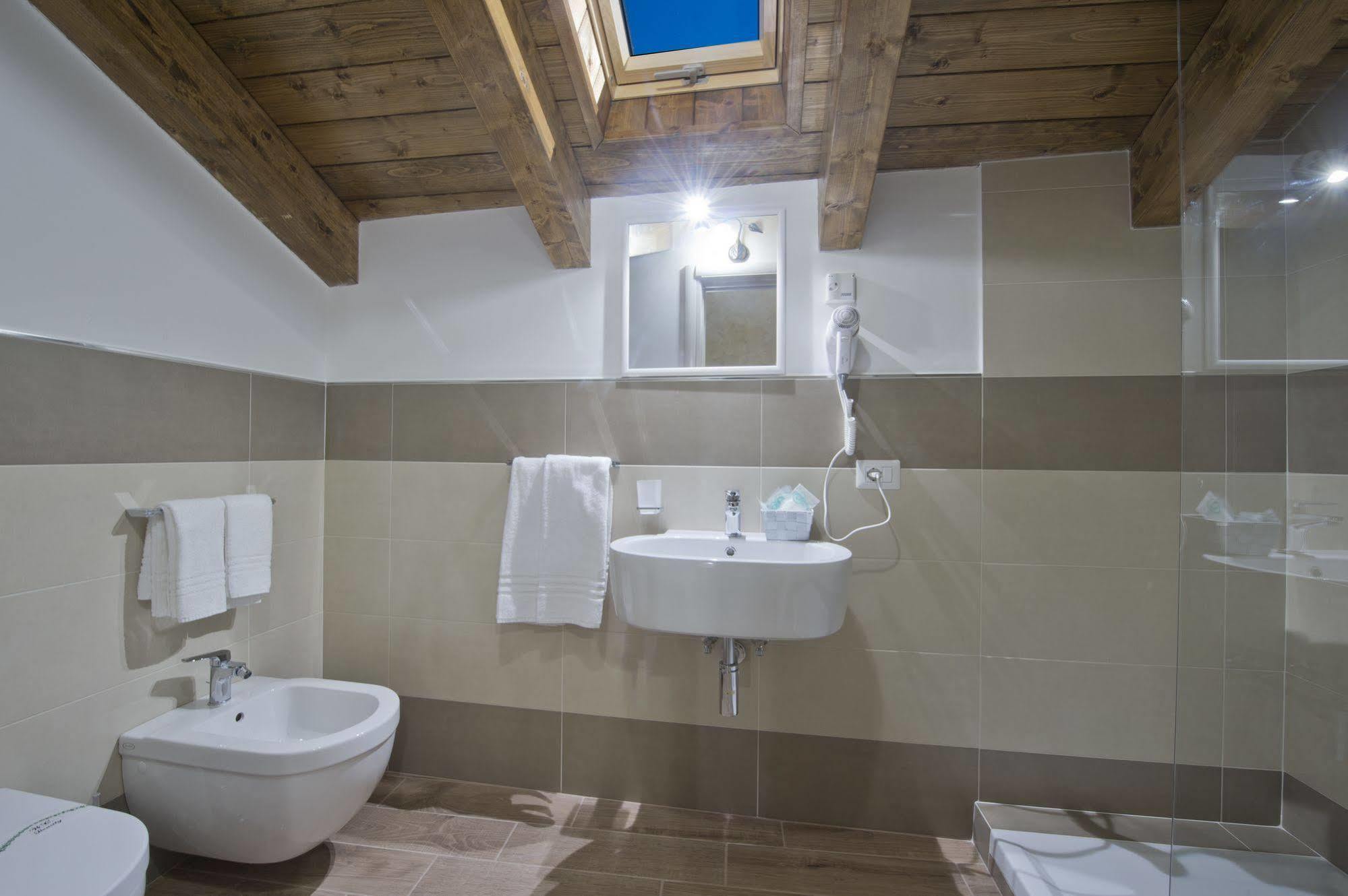Gli Dei Gemelli Bed & Breakfast Agerola Bagian luar foto